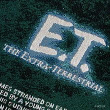 E.T. The Moon / Blanlet